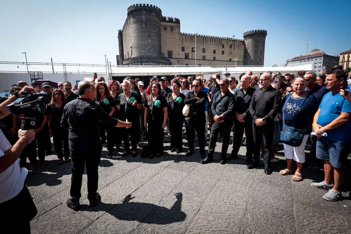 Napoli oggi ricorda Giogiò, fiori e lacrime dove fu ucciso