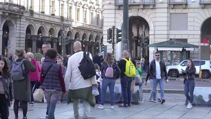 Torino, tanta gente in centro per il ponte di Ognissanti