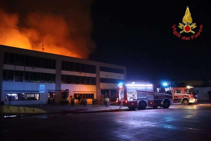 Rogo nel Casertano, vigili del fuoco a lavoro da oltre 12 ore