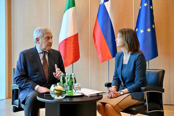 Tajani, impegno con Lubiana su migranti messaggio europeista