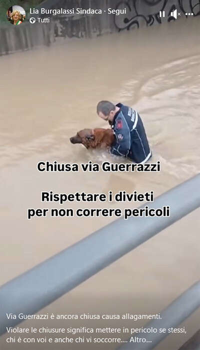 Sottopasso allagato, agenti si tuffano e salvano anziano e cane