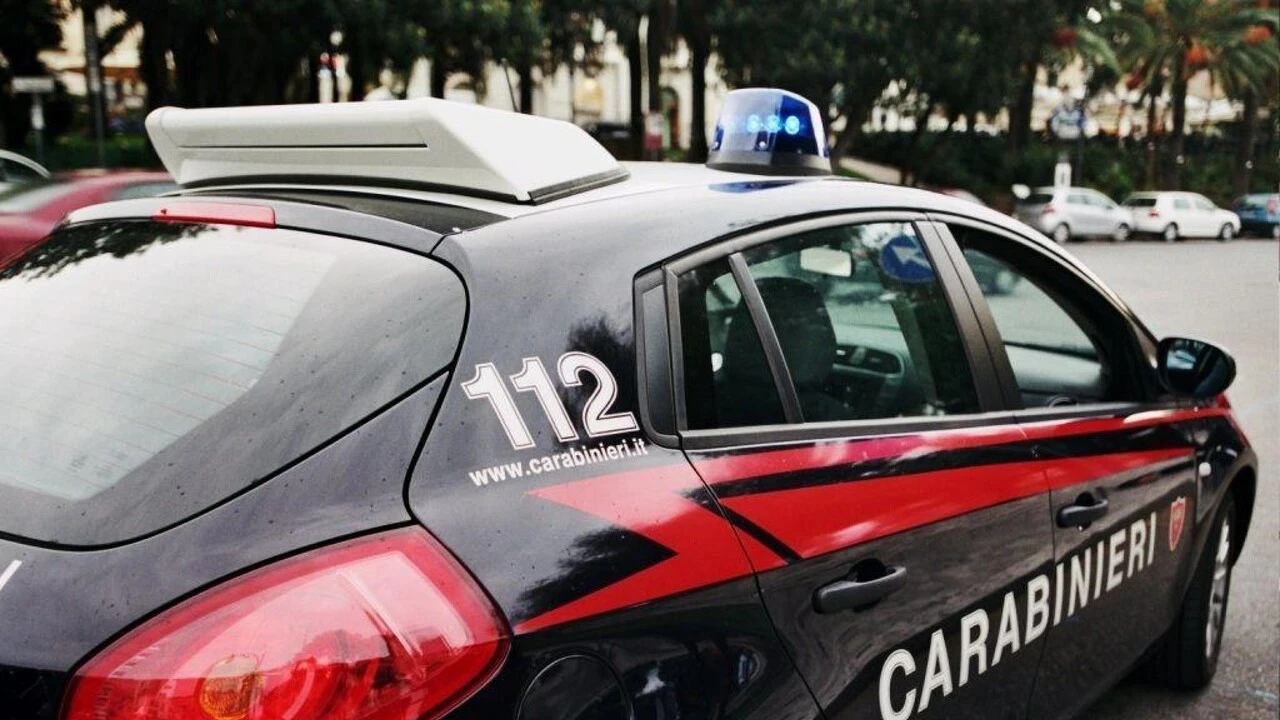 Omicidio a Modena, uomo accoltellato nell'androne di un condominio