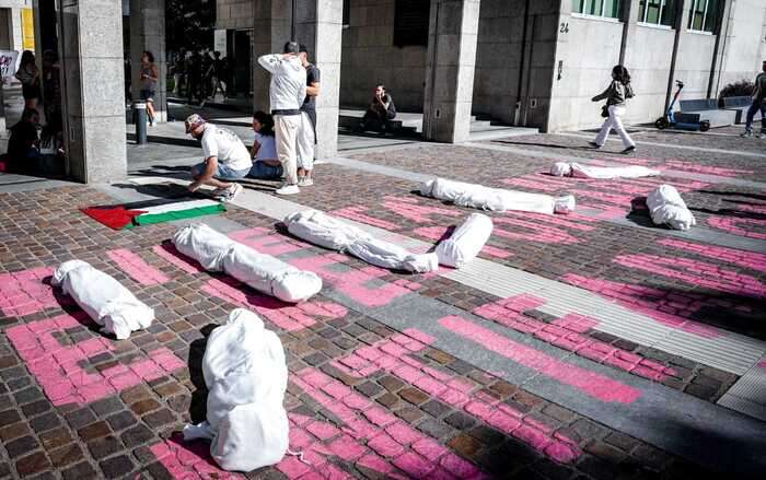 Pro Palestina in presidio davanti al Politecnico di Torino