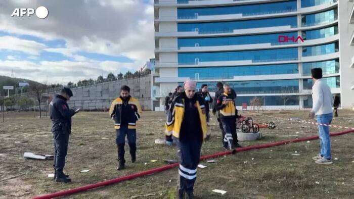 Turchia, elicottero militare urta un ospedale e precipita: quattro morti