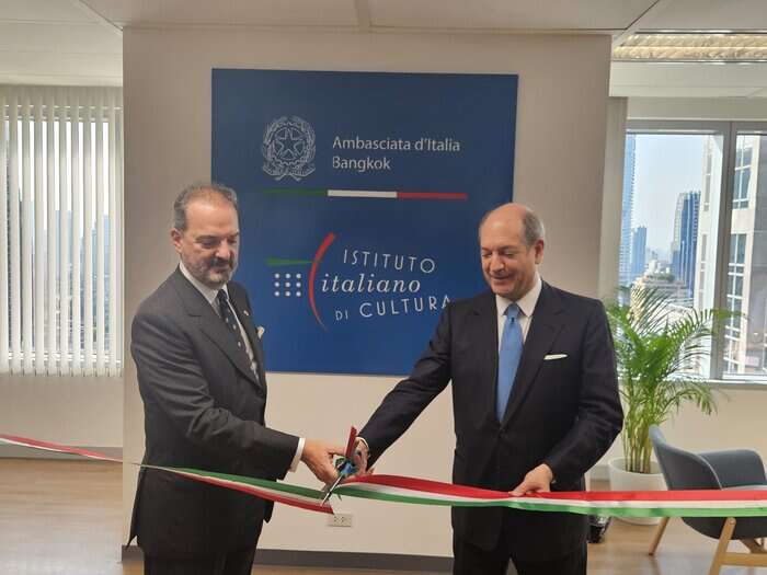 Guariglia inaugura sede Istituto italiano di cultura a Bangkok