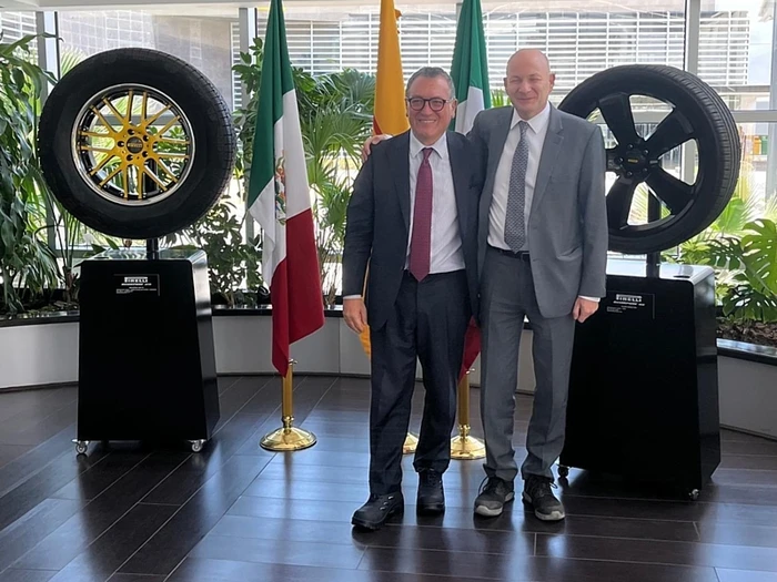 Ambasciatore Modiano visita lo stabilimento Pirelli a Silao