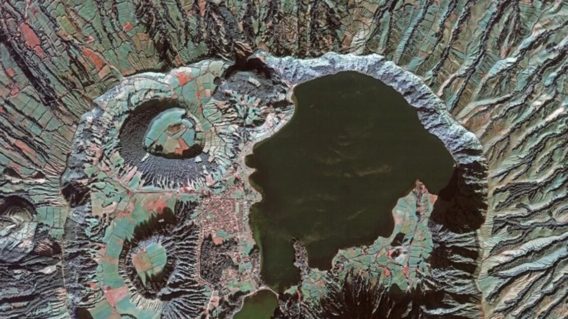 Serbatoi d'acqua nascosti all'origine di enormi zone vulcaniche