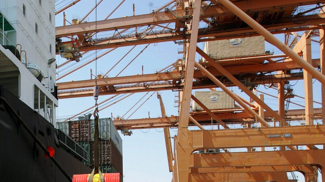 Il petrolio è in forte rialzo a New York a 103,66 dollari