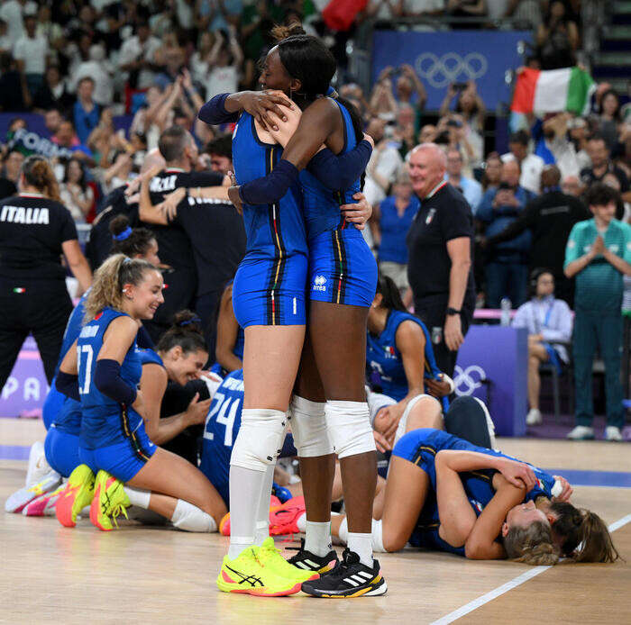 Pallavolo: azzurre d'oro a Parigi 'miglior squadra donne' 2024