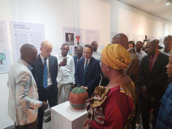 Amb. Nunziata inaugura mostra '100 vasi' in Repubblica del Congo