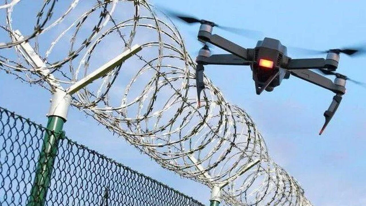 Nel carcere di Poggioreale sequestri record di droga, cellulari e droni