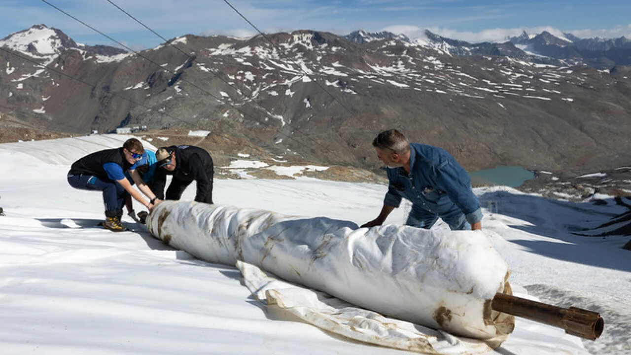 Mini sperimenta geotessili biodegradabili per conservare la neve sulle Alpi