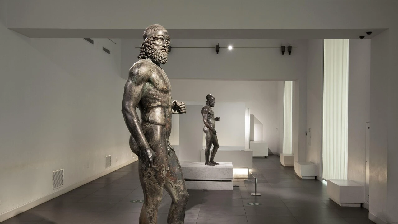 Giuli, 'i basamenti dei Bronzi di Riace? Ci stiamo lavorando'
