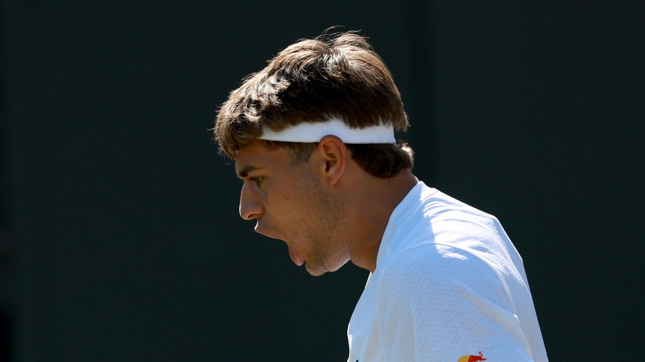 Wimbledon: Cobolli batte Duckworth e avanza al terzo turno