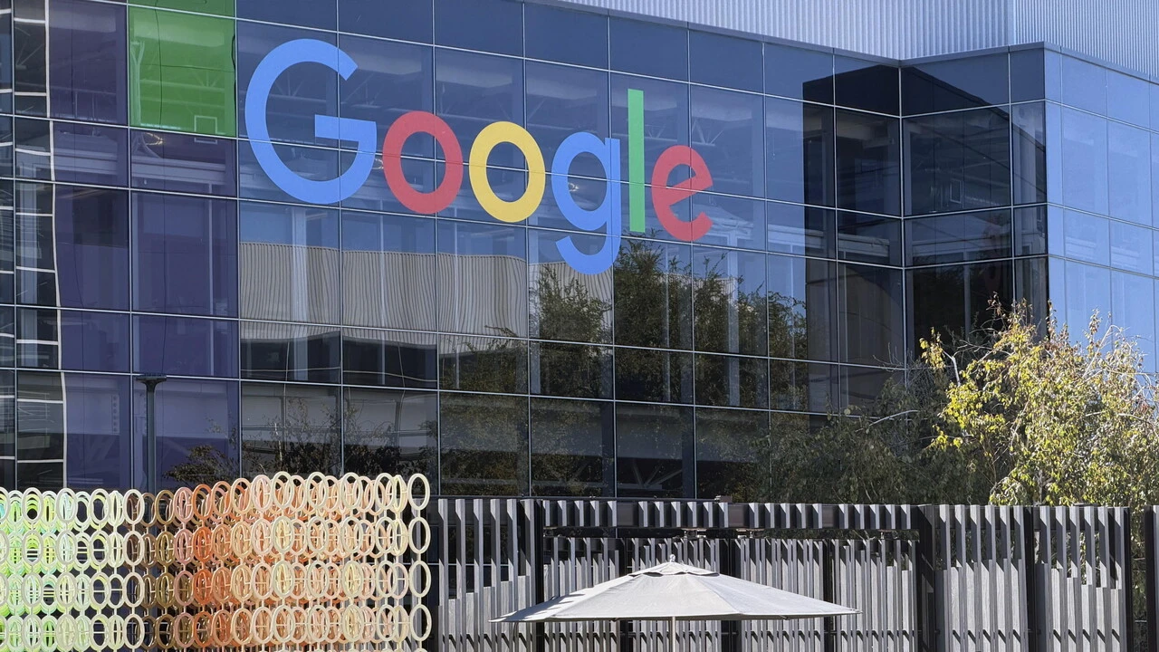 Corte Ue dà ragione all'Agcom, Google può rispondere dei video su YouTube