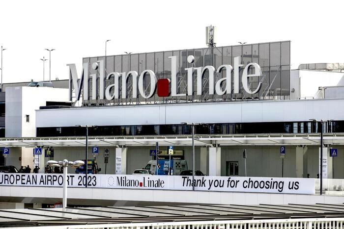 Lunga coda di taxi a Linate, la denuncia dei Radicali