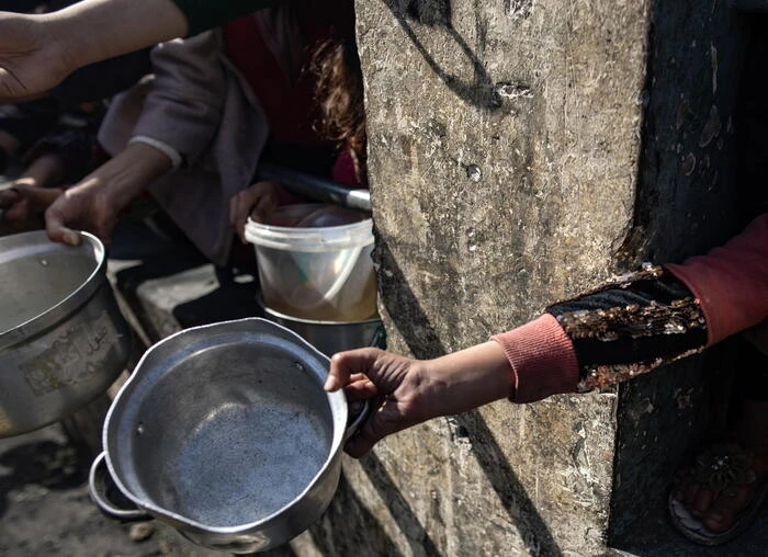 Hamas, '14 morti e 150 feriti negli spari sulla folla a Gaza'