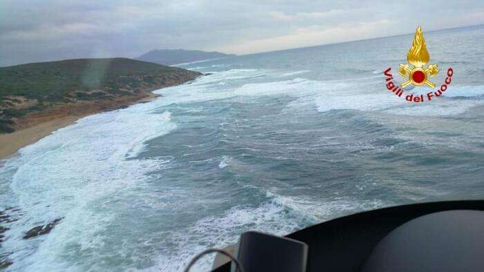 Trascinata dalle onde, turista 62enne annega in sud Sardegna