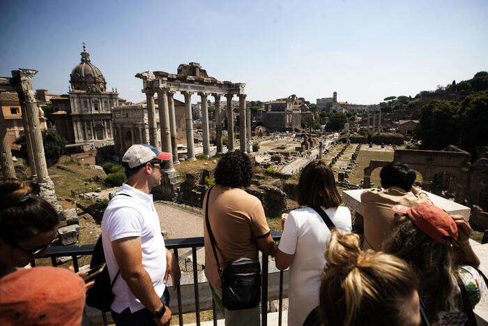 Bankitalia, a giugno sale numero e spesa dei turisti stranieri