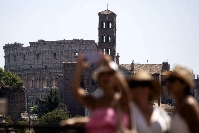 Turismo: Gualtieri, 'stiamo chiudendo 2024 a 50 milioni arrivi'