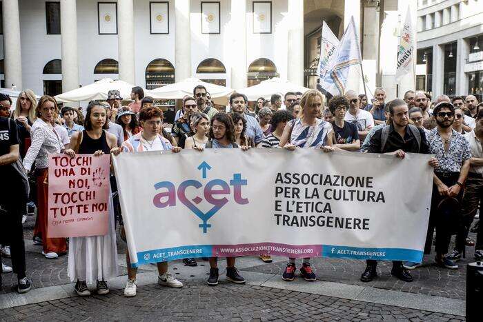 Trans bloccata con manganellate, vigile condannato a 10 mesi