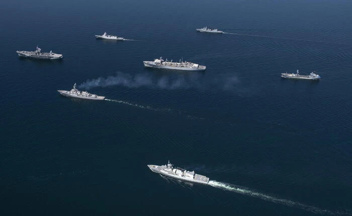 'Navi da guerra Usa seguono i russi a largo Florida'