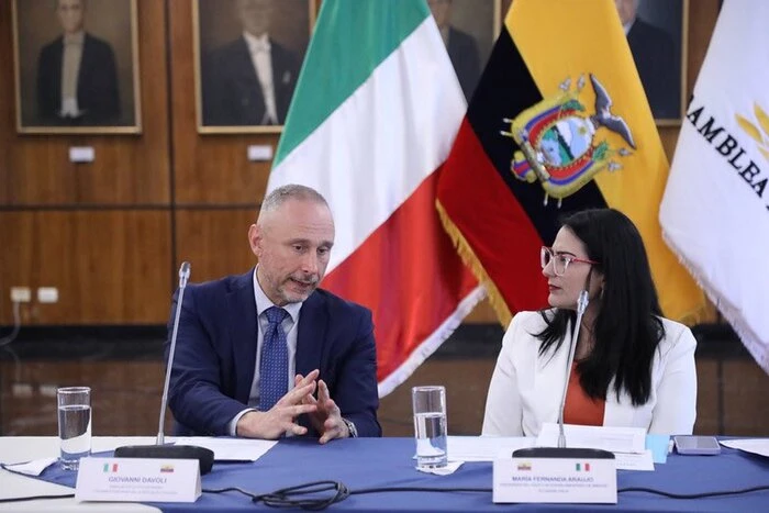Amb. Davoli visita il gruppo interparlamentare Italia-Ecuador