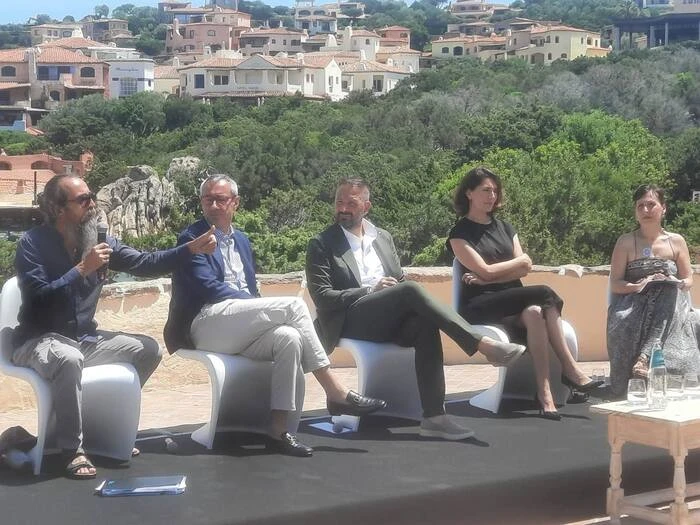 Caterina Murino, 'fermare la speculazione eolica in Sardegna'