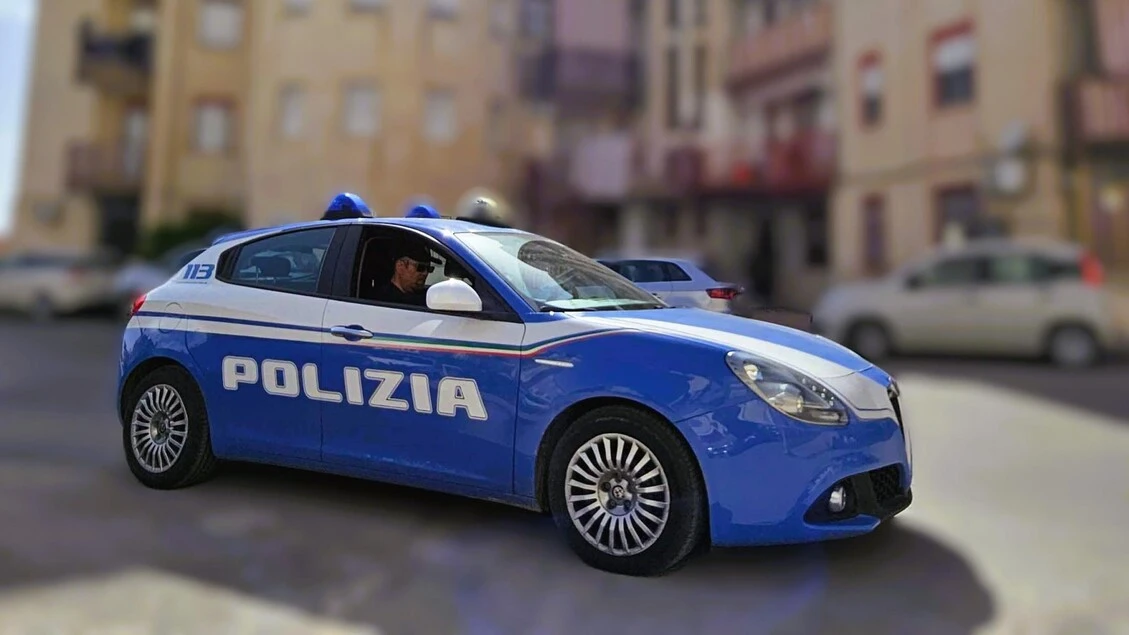 Turista rapinato in hotel a Napoli, bandito fermato dalla Ps