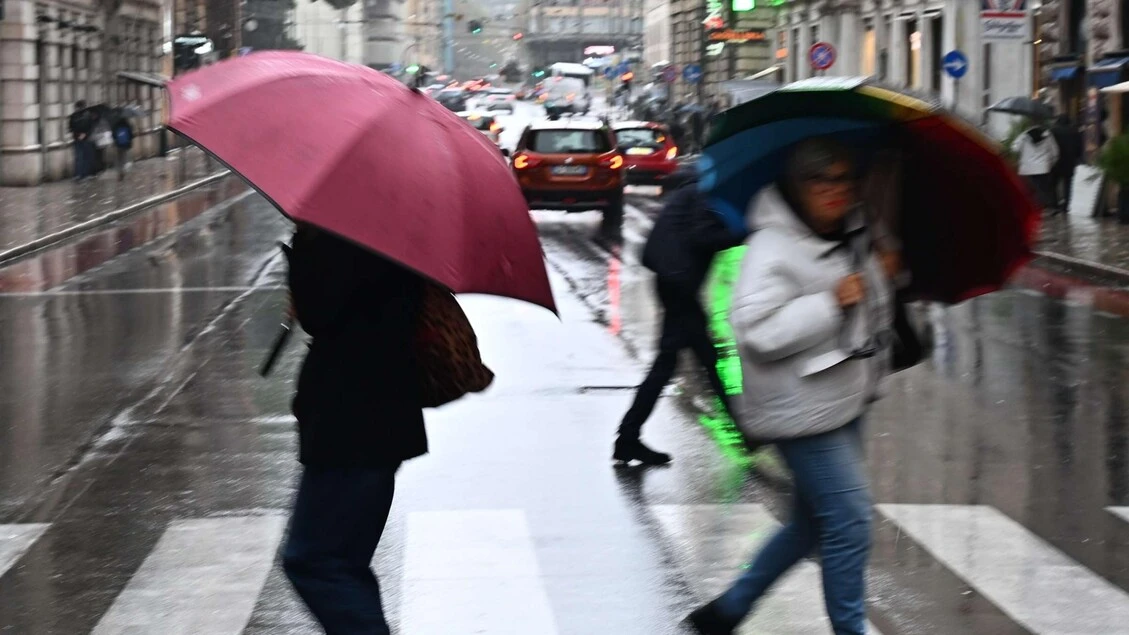 Tre giorni di nubifragi, è allerta meteo su mezza Italia