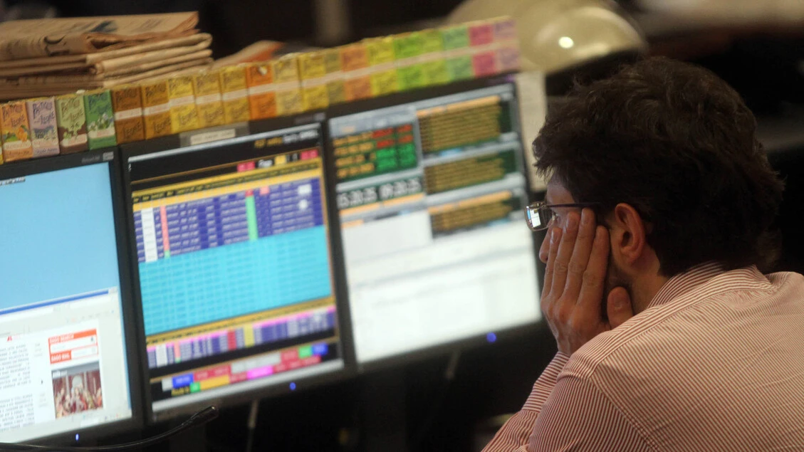 Borsa: Milano cede con l'Europa (-2,7%), giù Stm e i chip