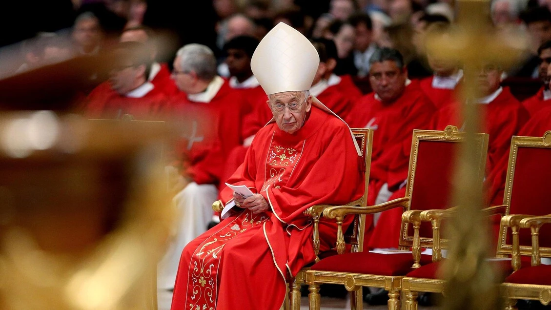 Il cardinale Ruini in condizioni critiche, è curato a casa