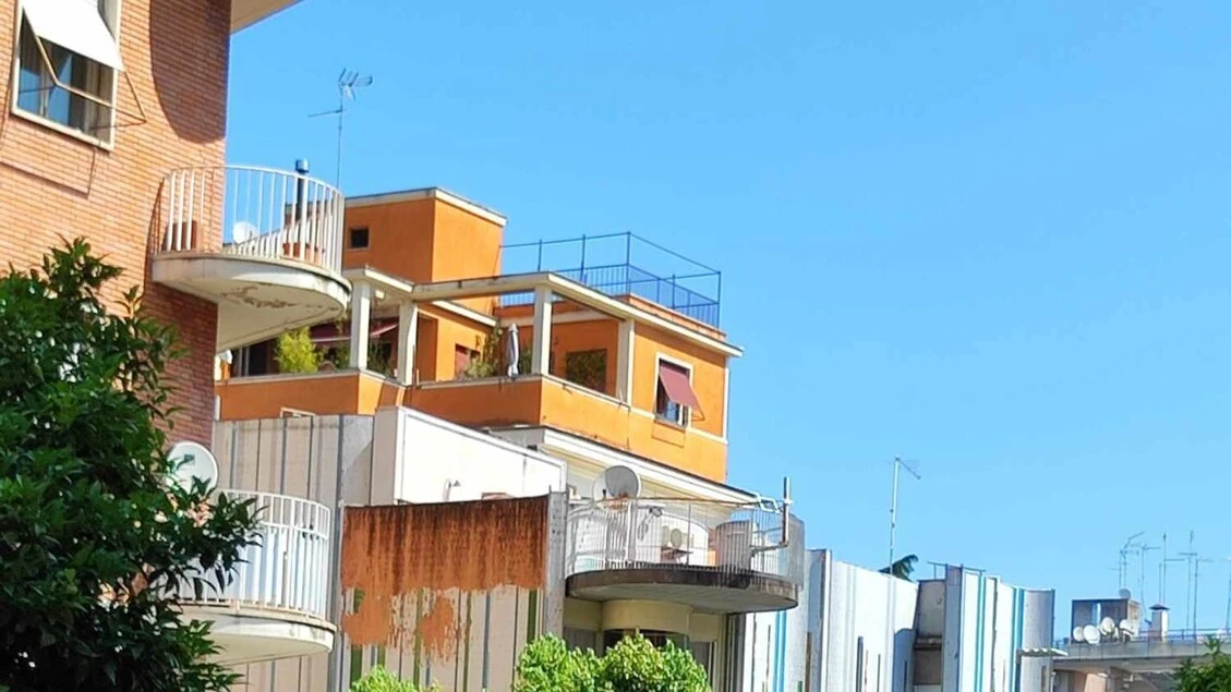 Casa Papanice, icona postmodernista protagonista a Milano