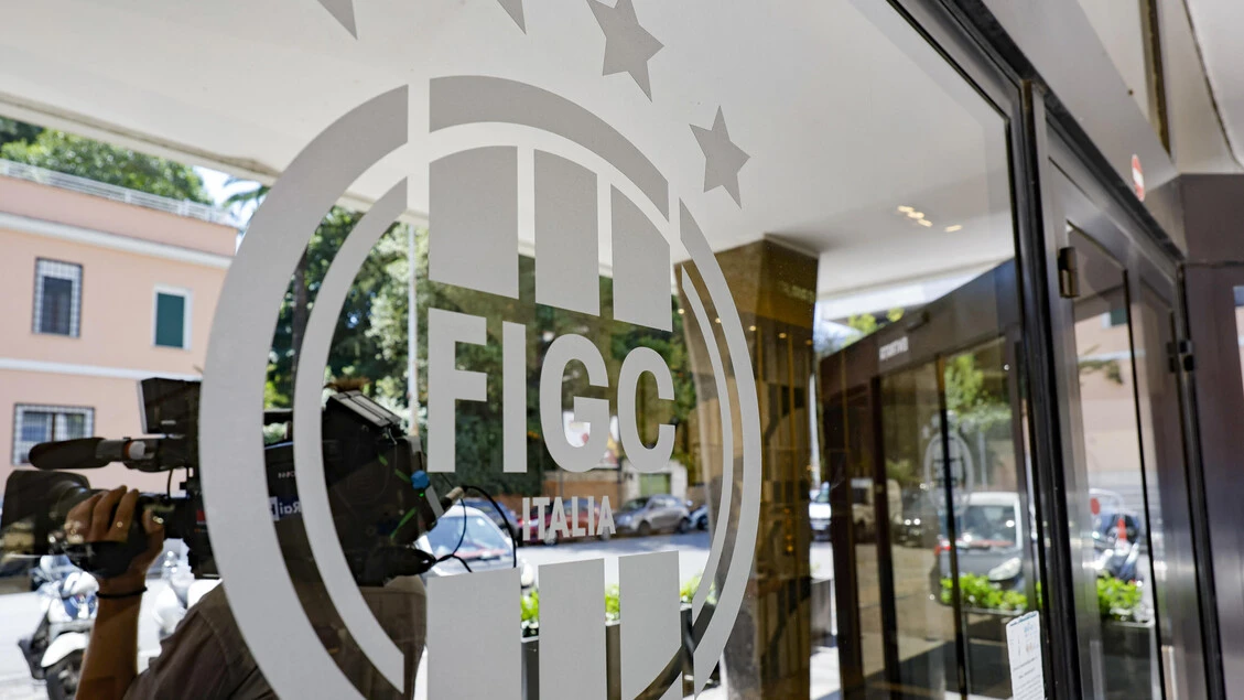 Calcio: violazioni amministrative, Rimini e Ternana deferite
