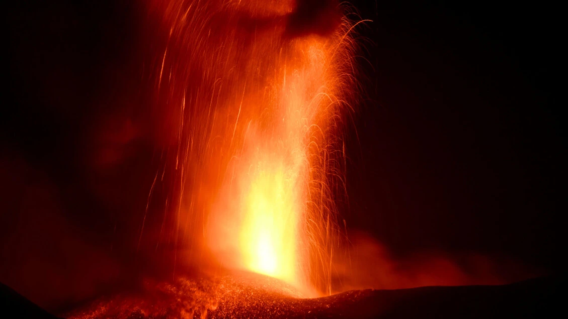 Ingv, intensa attività stromboliana a crateri sommitali Etna