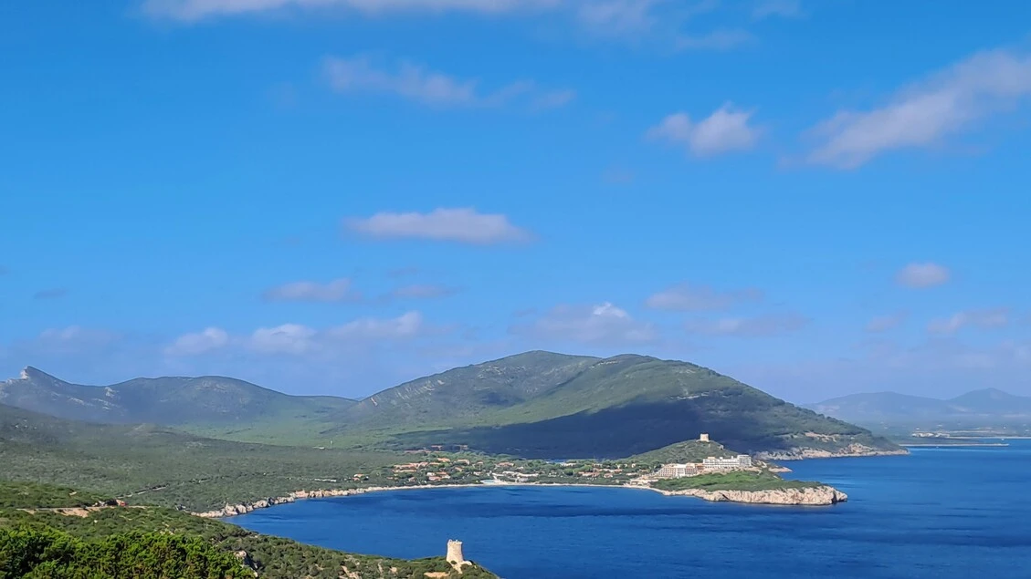 Rifiuta di dare da bere a un minore, barman aggredito ad Alghero