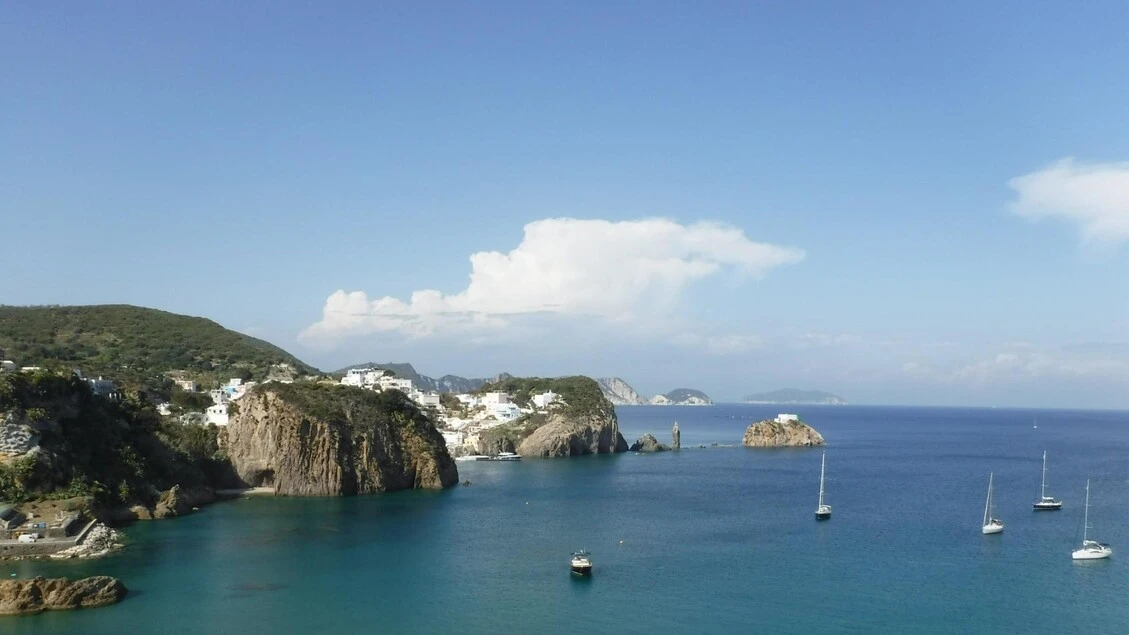 Trovato un chilo di cocaina nascosto in mare a Ponza