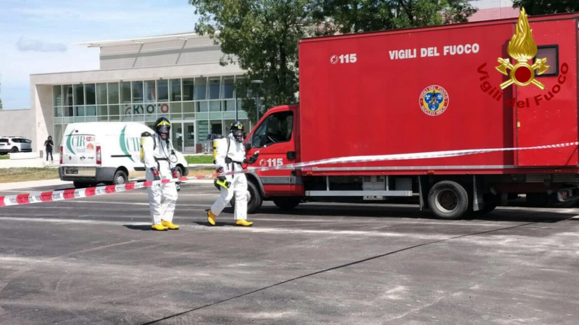 Nube tossica in piscina per errore di addetto, 7 in ospedale