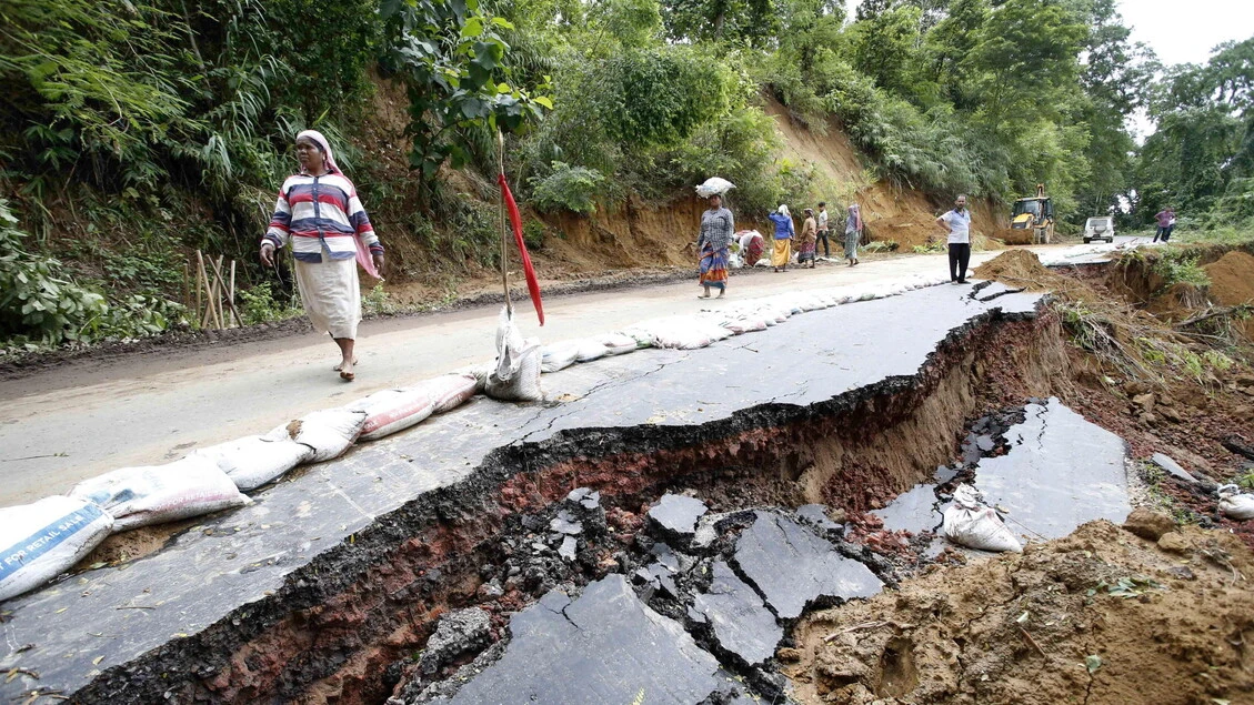 India, almeno 4 morti e decine dispersi per frana in Uttarakhand