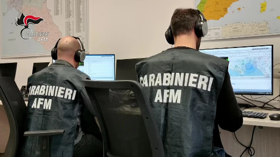 In un 'basso' di Napoli una zecca clandestina, 40 condanne