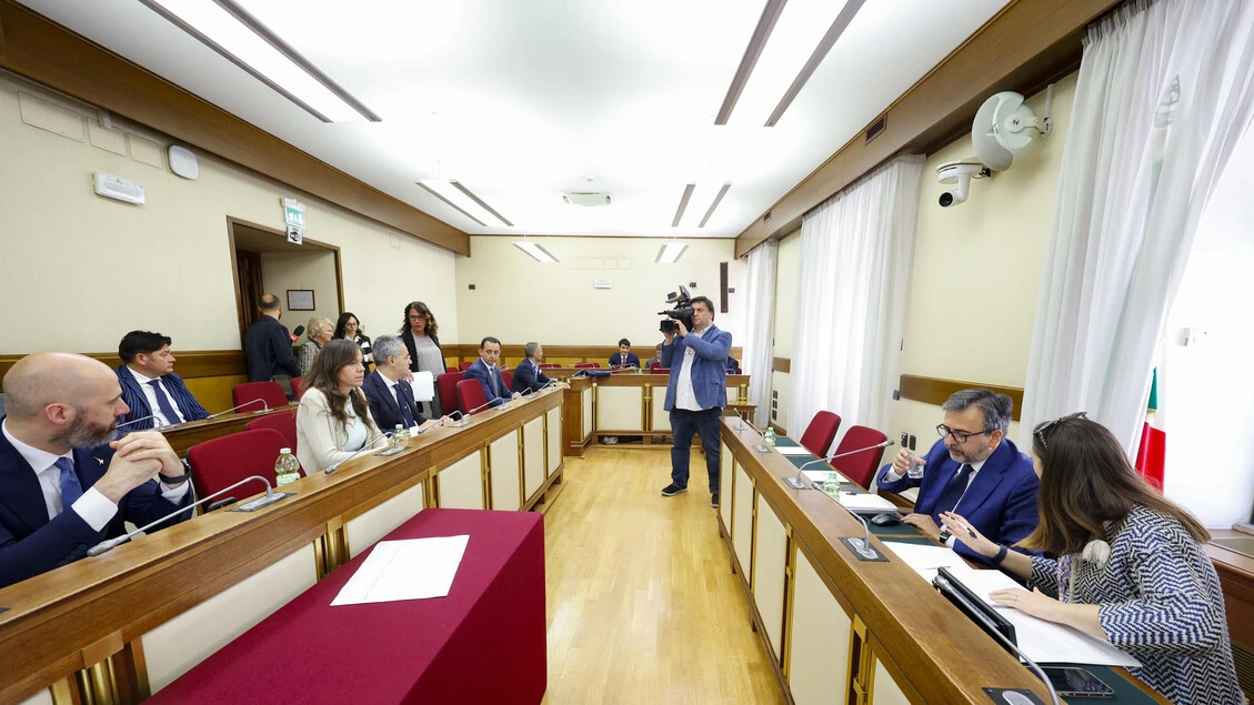 Commissione Orlandi: maestro Emanuela,flauto di 'Accetti'non suo