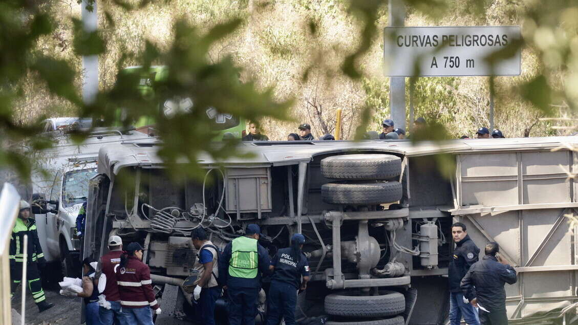 Autobus precipita in un burrone in Messico, 18 morti