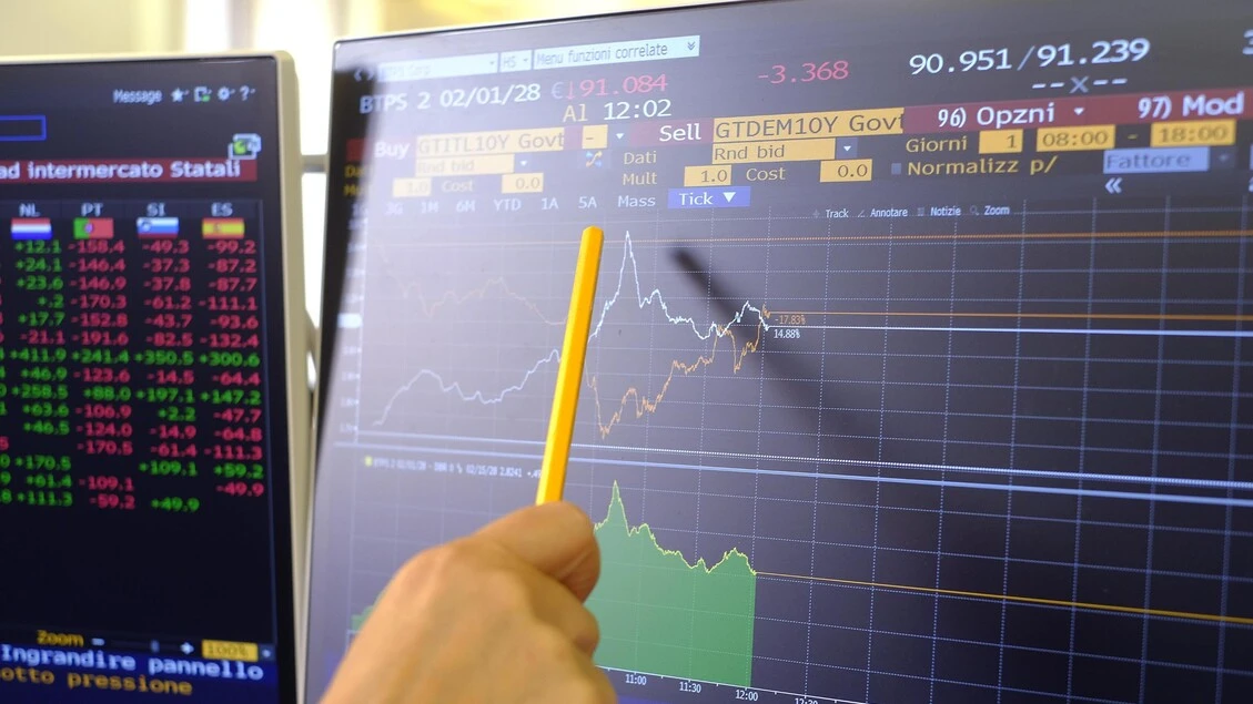 Effetto tregua sui rendimenti dei titoli di stato, spread a 71,9 punti