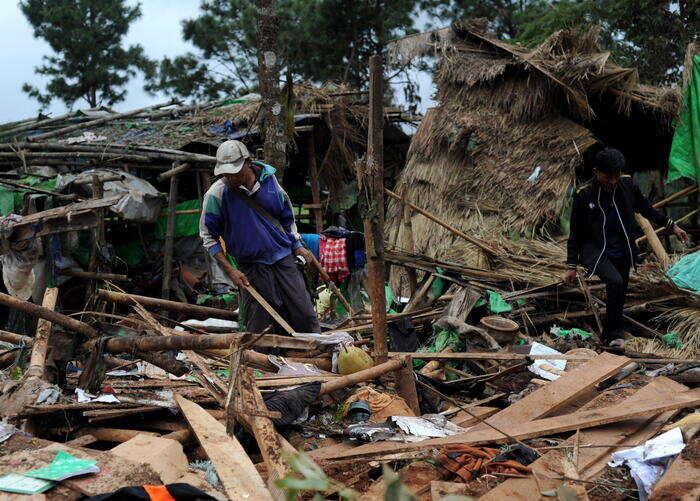 In Birmania raid aereo giunta nel Kachin, almeno 15 morti