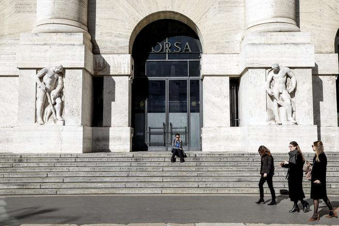 Borsa: Milano chiude in rialzo, Ftse Mib +0,45%