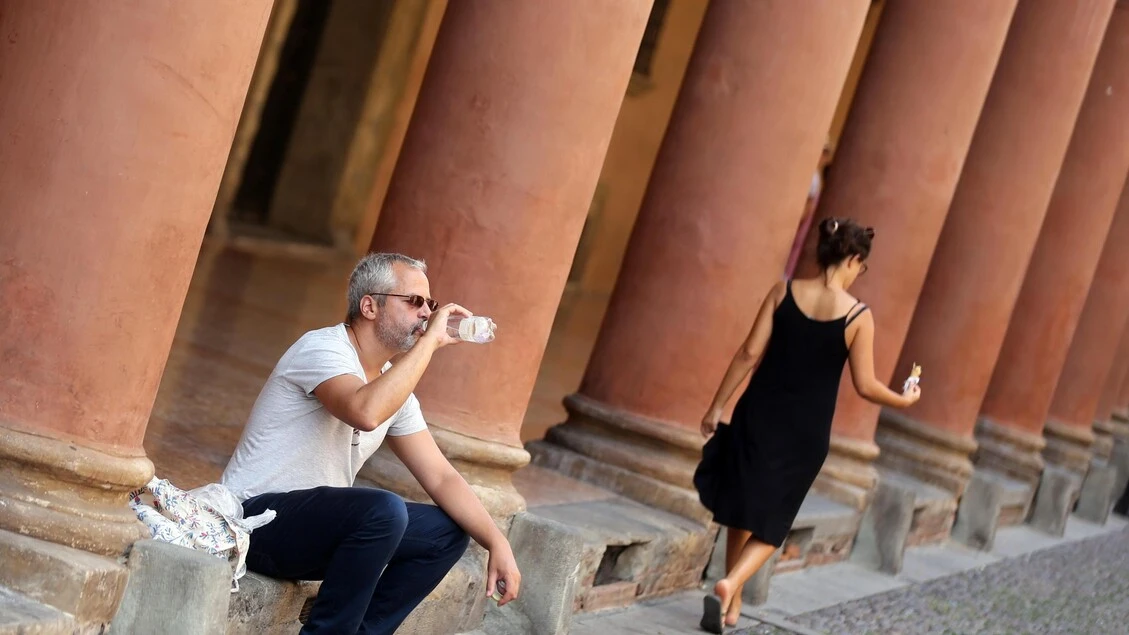 L'Emilia-Romagna proroga l'allerta rossa per il caldo anche domani