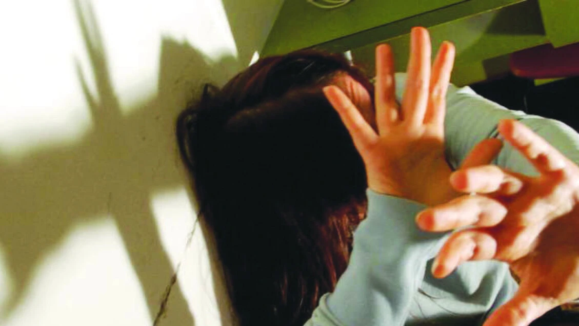Sequestra figlia 18enne che era in struttura protetta, arrestato