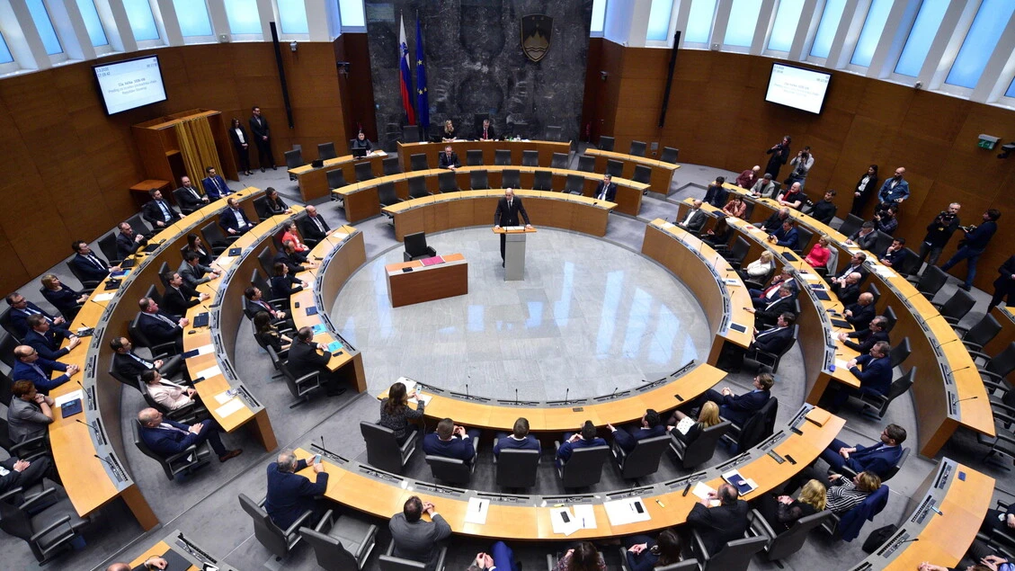 Slovenia, annullati referendum su spese militari e Nato