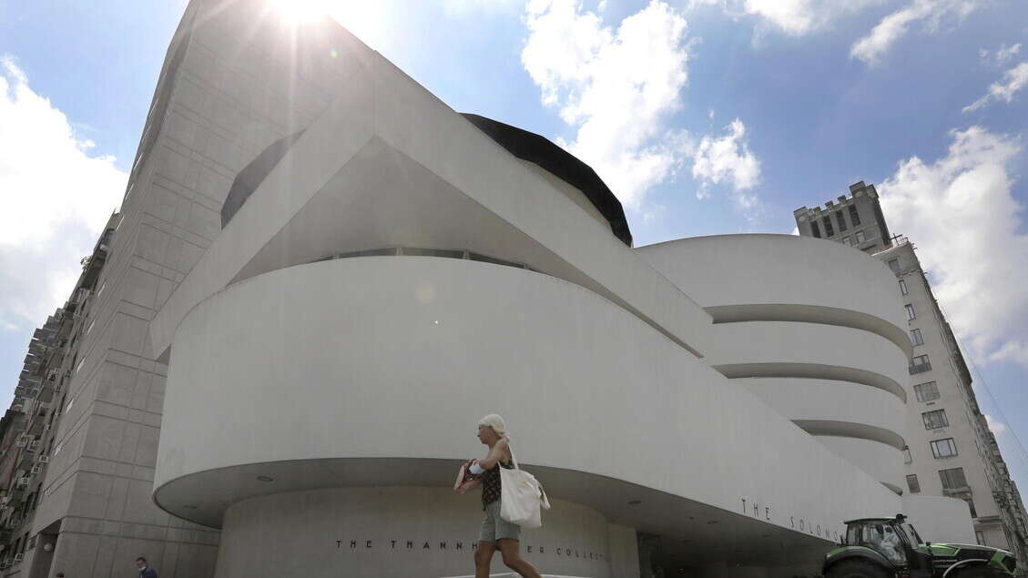 In rosso il Guggenheim di New York, taglia il 7% del personale