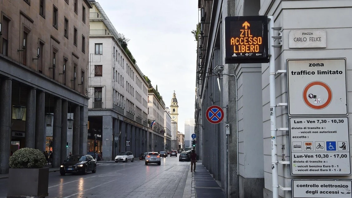 Torino, ad agosto 14 giorni di stop della Ztl e della sosta a pagamento